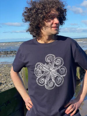 Ocatgopus T-shirt, the curled octopus showing her amazing arms and tentacles